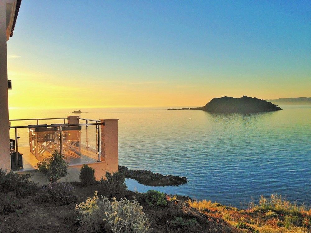 Eleia Seafront Rooms & Villas Petra  Buitenkant foto