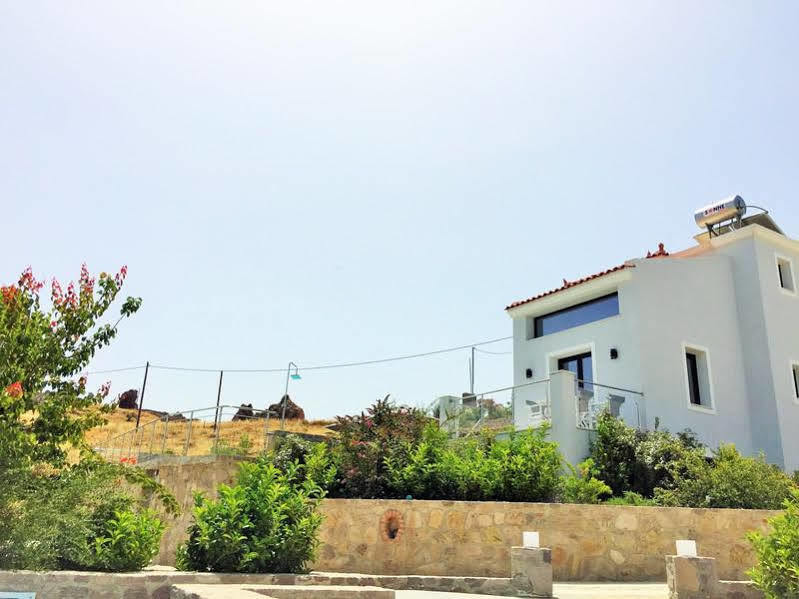 Eleia Seafront Rooms & Villas Petra  Buitenkant foto