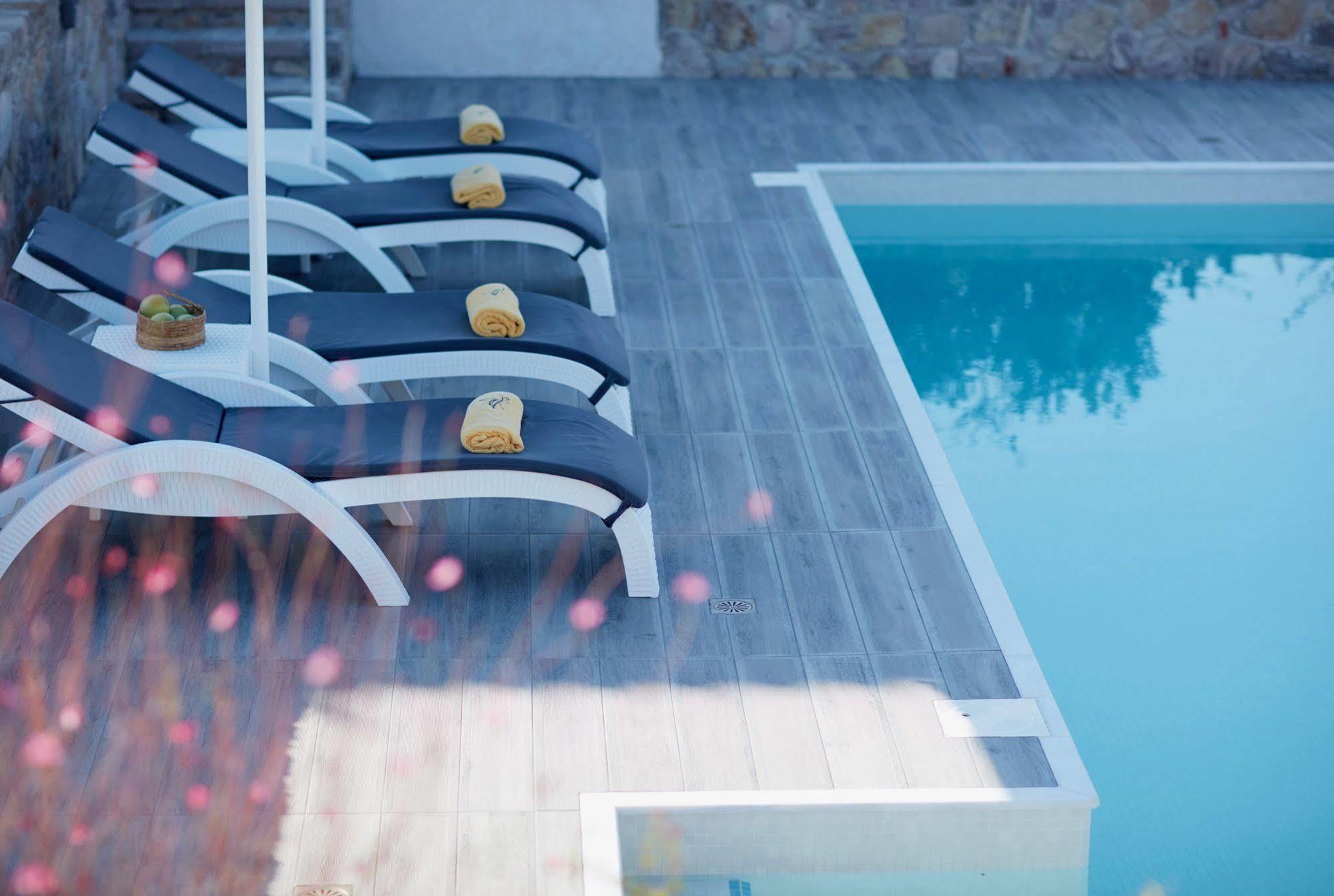 Eleia Seafront Rooms & Villas Petra  Buitenkant foto